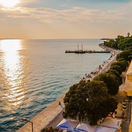 Charming In With Views Apartman Zadar
