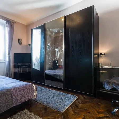 Charming In With Views Apartman