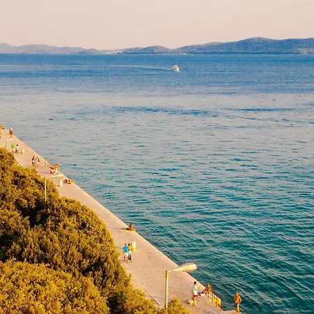Charming In With Views Apartman *