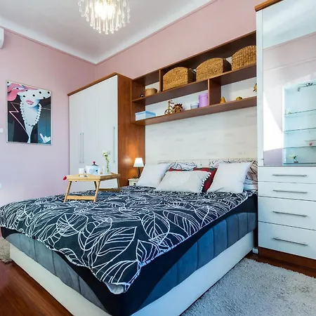 Charming In With Views Apartman Zadar