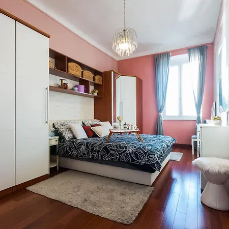 Charming In With Views Apartman