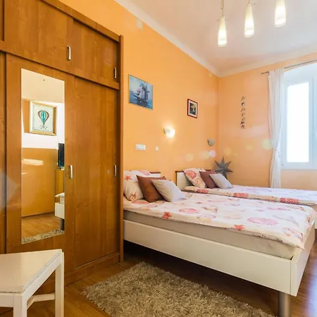 Apartman Charming In With Views Zadar