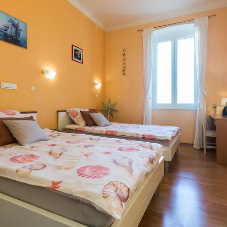 Apartman Charming In With Views
