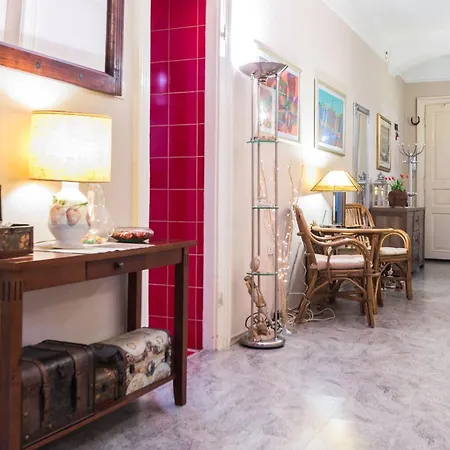 Charming In With Views Apartman