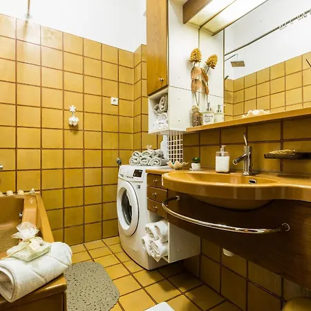 Apartman Charming In With Views Zadar